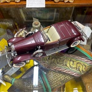 Franklin Mint 1935 Maroon Duesenberg Model J 550 Limited Edition Diecast